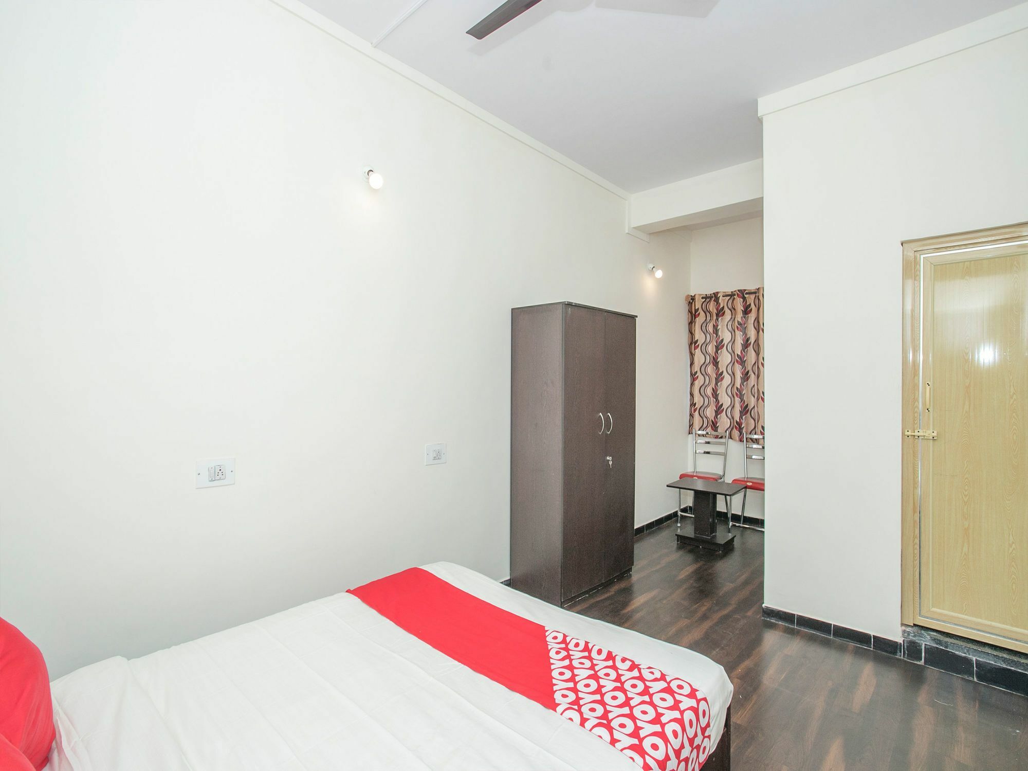 Hotel Oyo 14430 Sunshine Grand 3*
