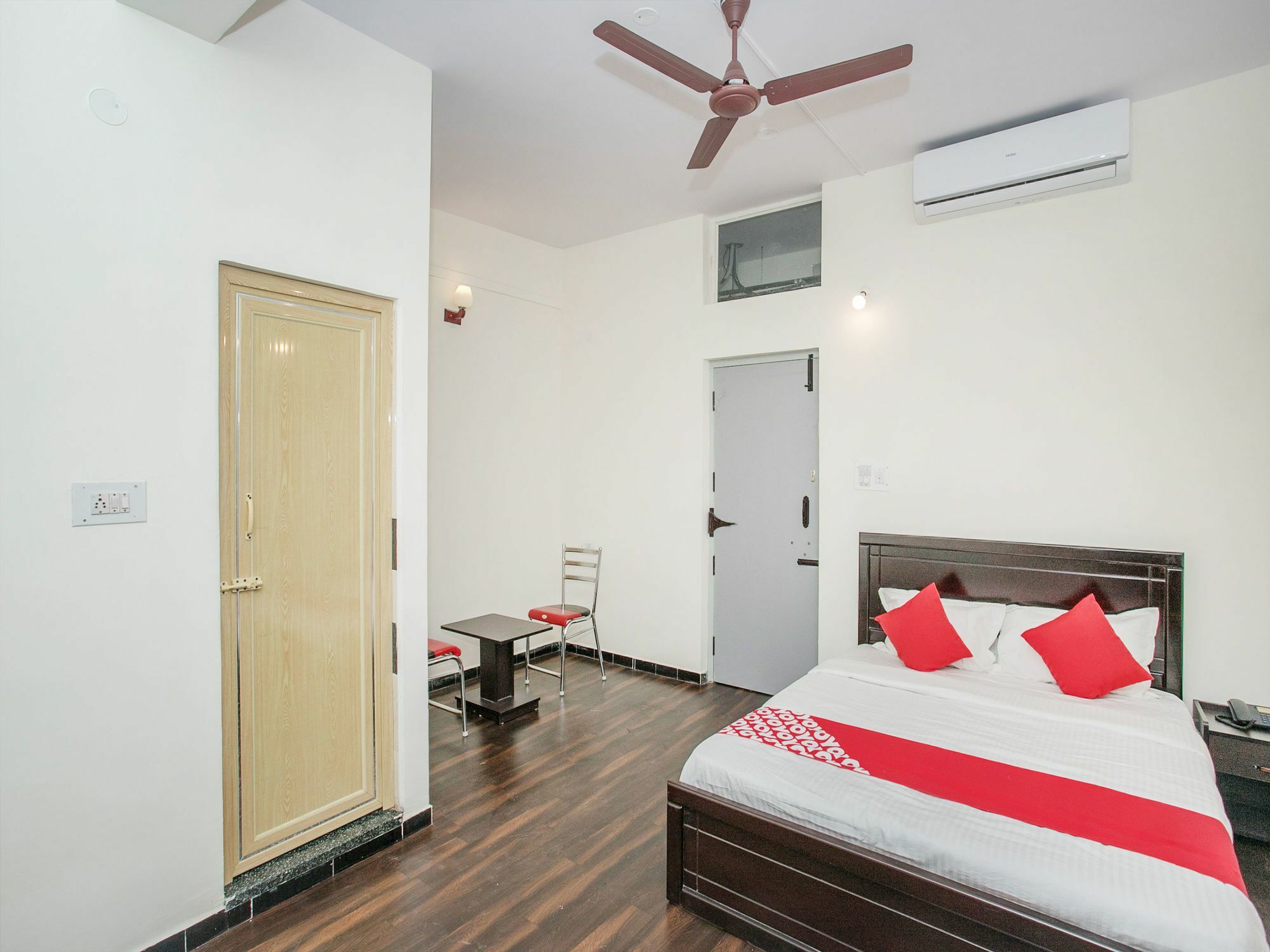 Hotel Oyo 14430 Sunshine Grand 3*