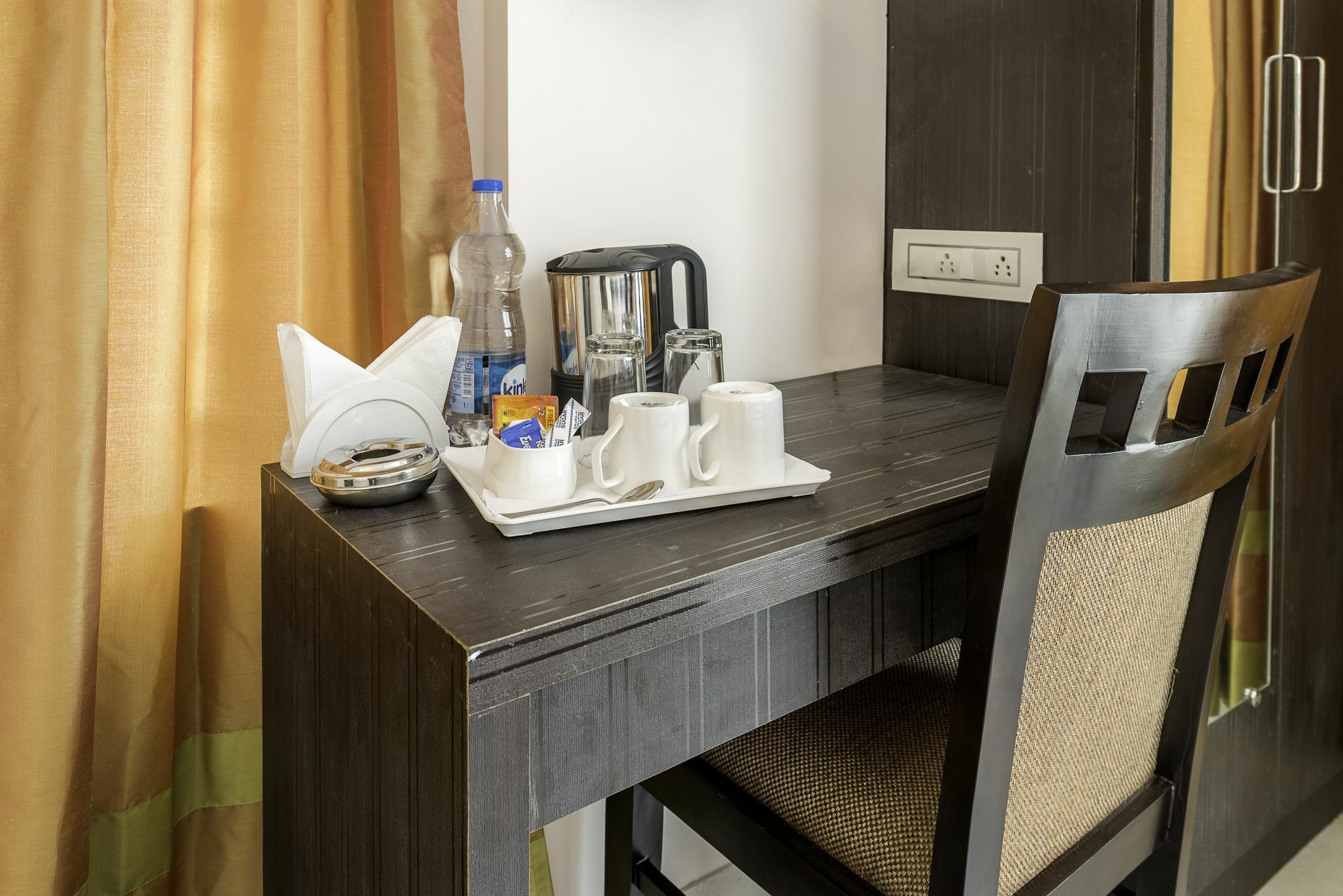 Premium Hoppers Stop 3* Bangalore