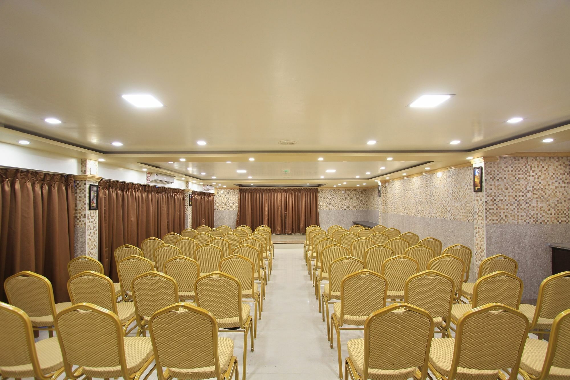 Hotel Bluemoon Log-inn Bangalore