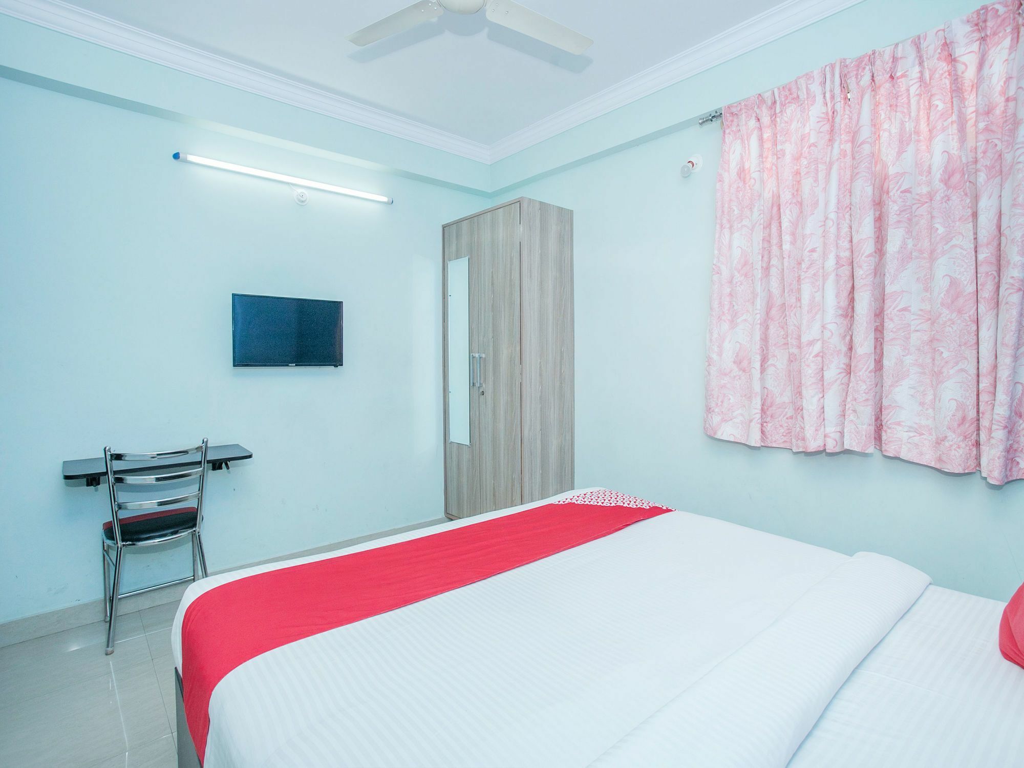 Fabexpress Ivory Pearl - Btm Layout, Nr Forum Mall Hotel Bangalore