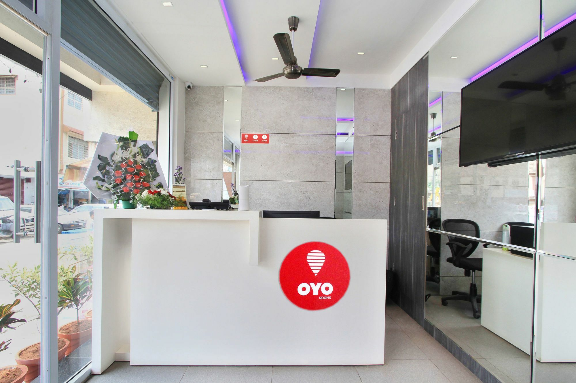 Hotel O Golden Near Cubbon Park 3*