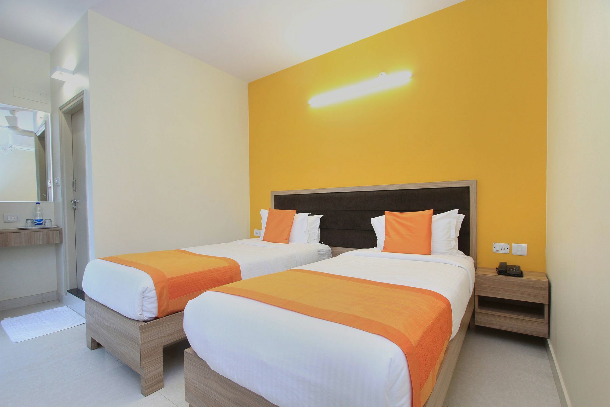 Hotel O Golden Near Cubbon Park Bangalore