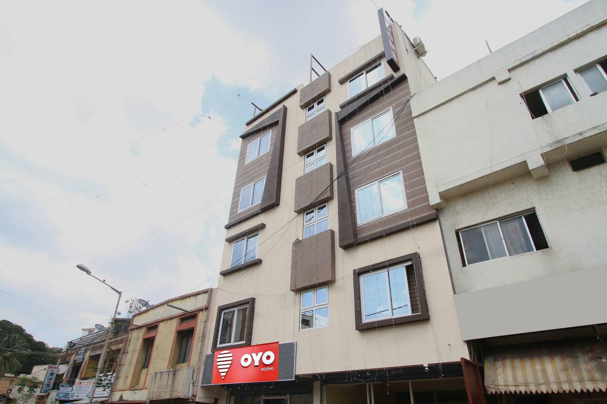 Hotel O Golden Near Cubbon Park Bangalore