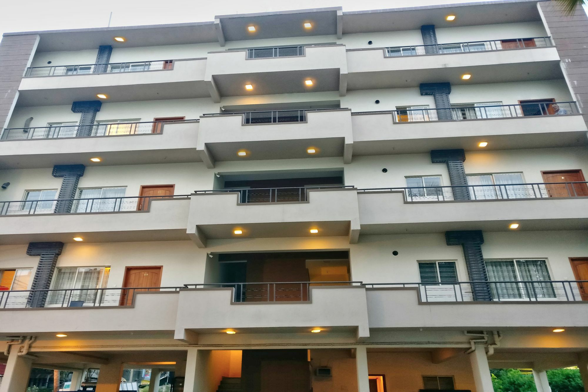 Oyo 10134 Triente Hotel
