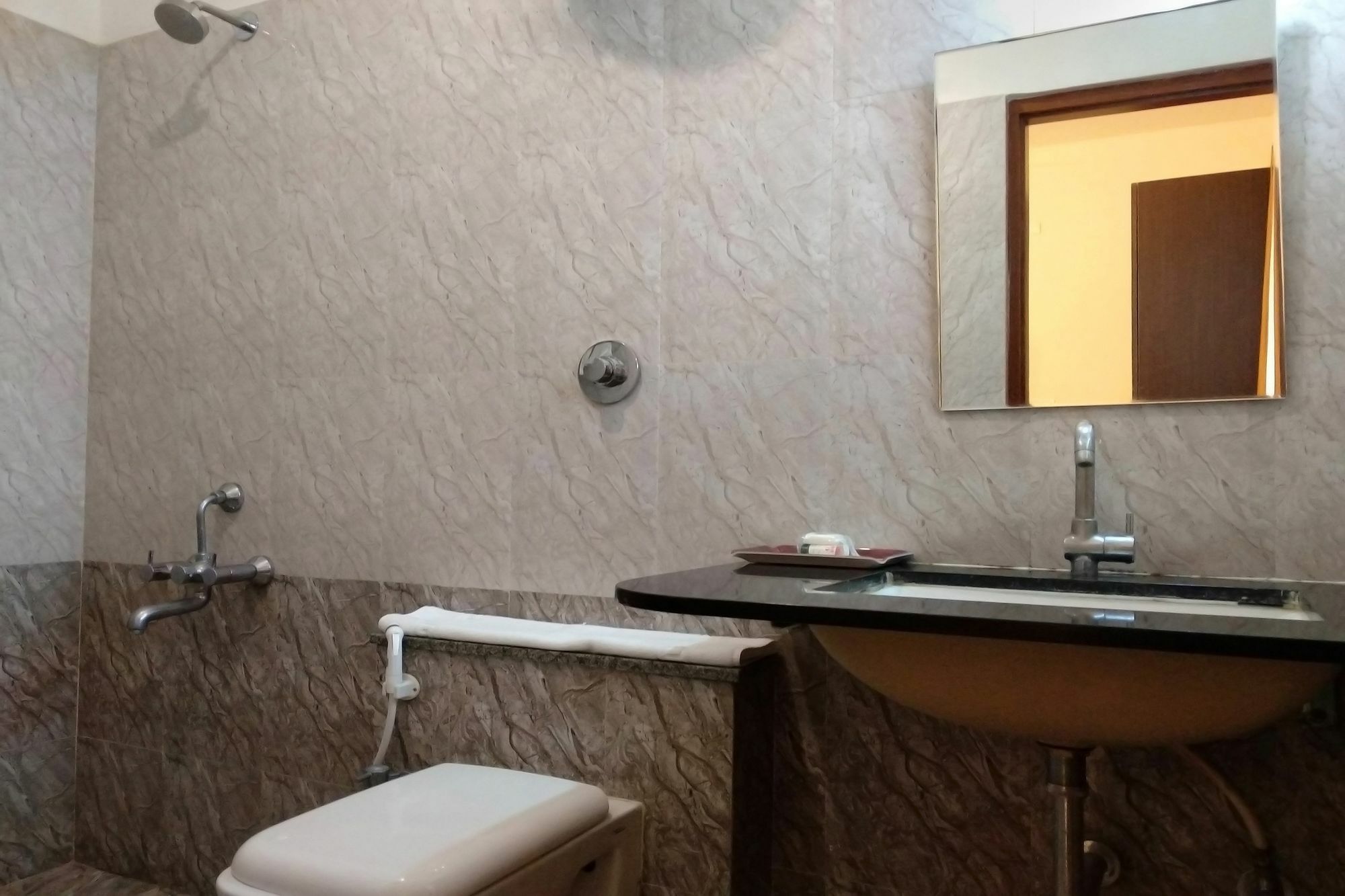 Hotel Oyo 10134 Triente 2*