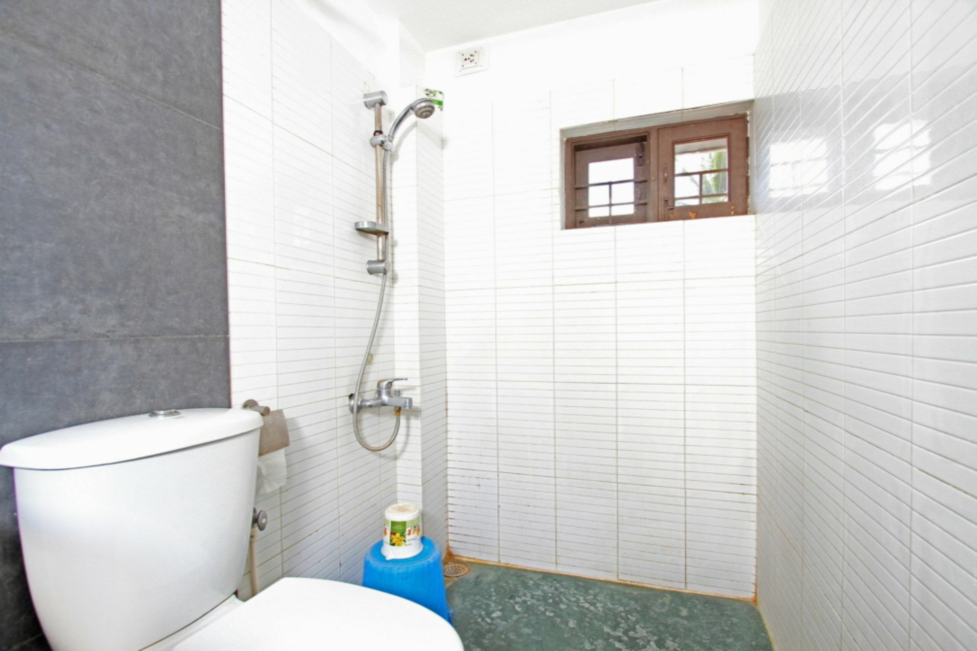 Capital O 3740 Golden Sands Hotel Bangalore