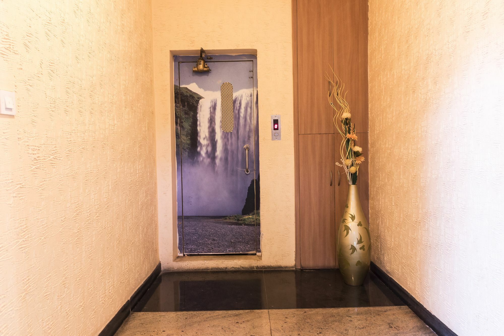 Oyo 9035 Aecs Layout Hotel 3*