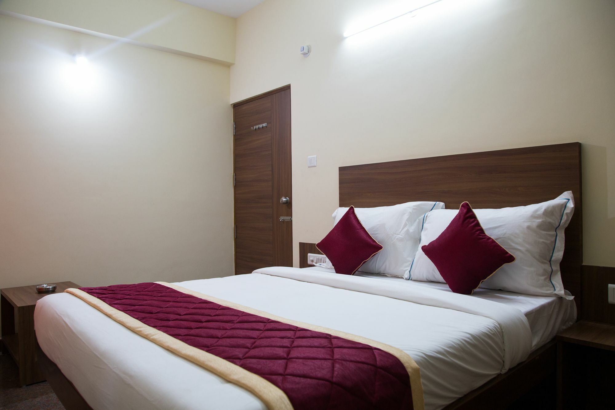 O Champion Comfort Near Hosahalli Metro Station Bangalore