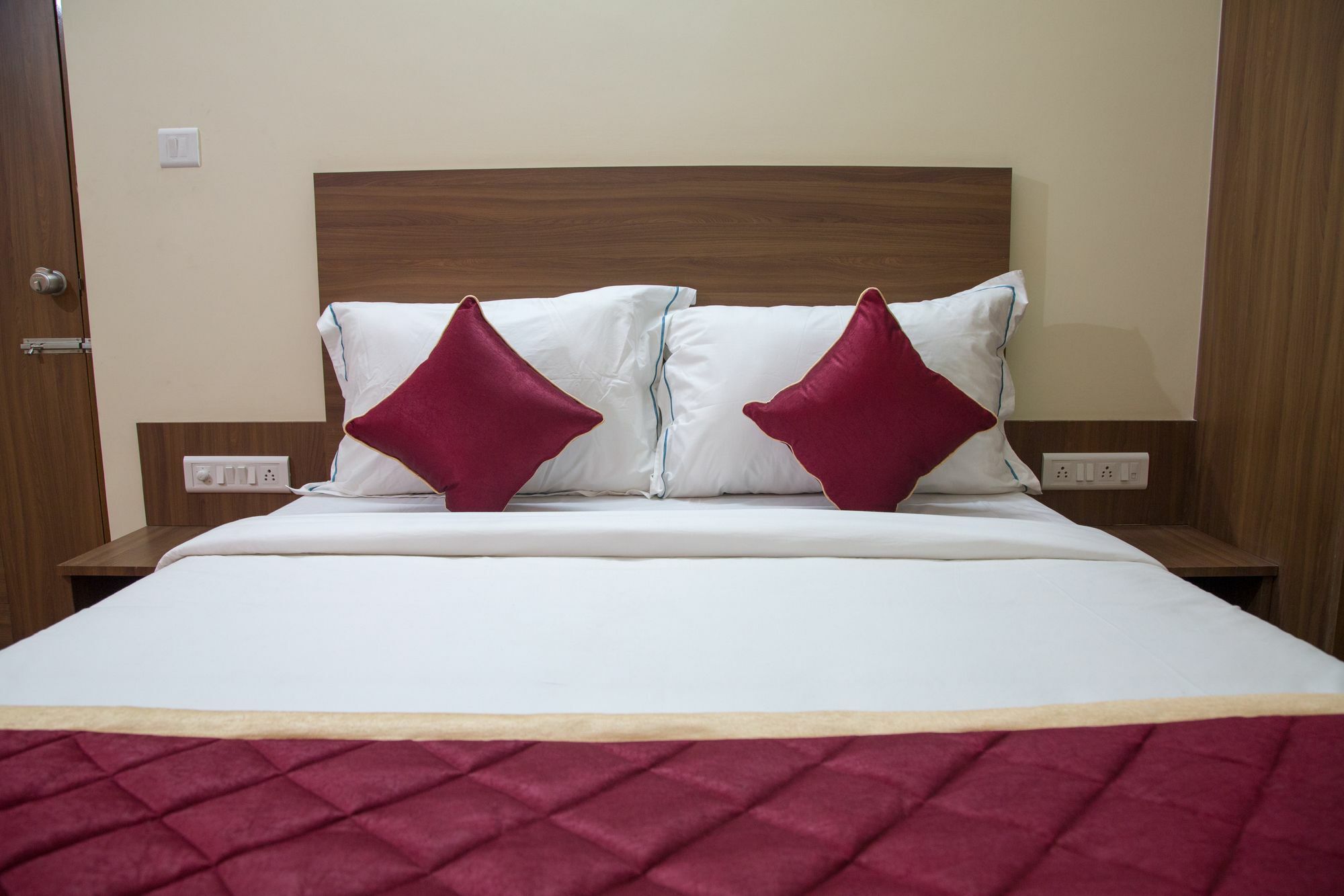 O Champion Comfort Near Hosahalli Metro Station 3* Bangalore