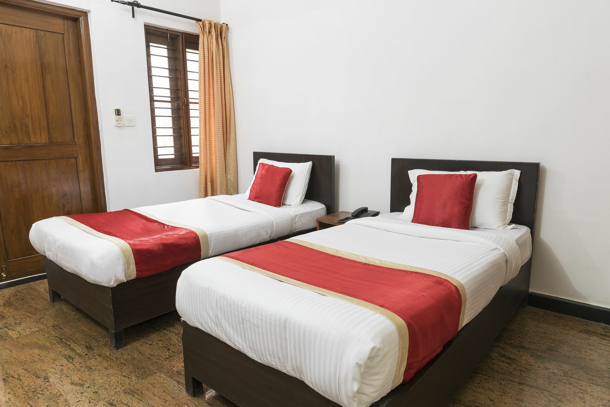 Hotel Oyo 9035 Aecs Layout