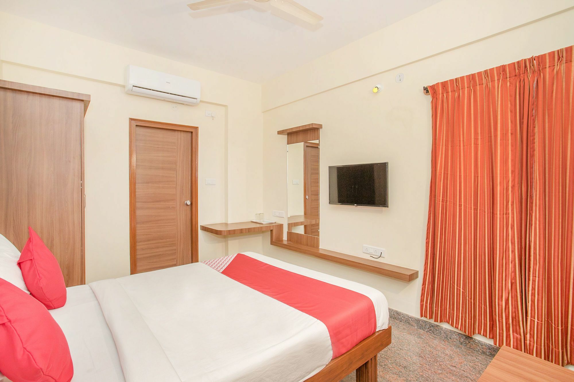 O Champion Comfort Near Hosahalli Metro Station Hotel 3*