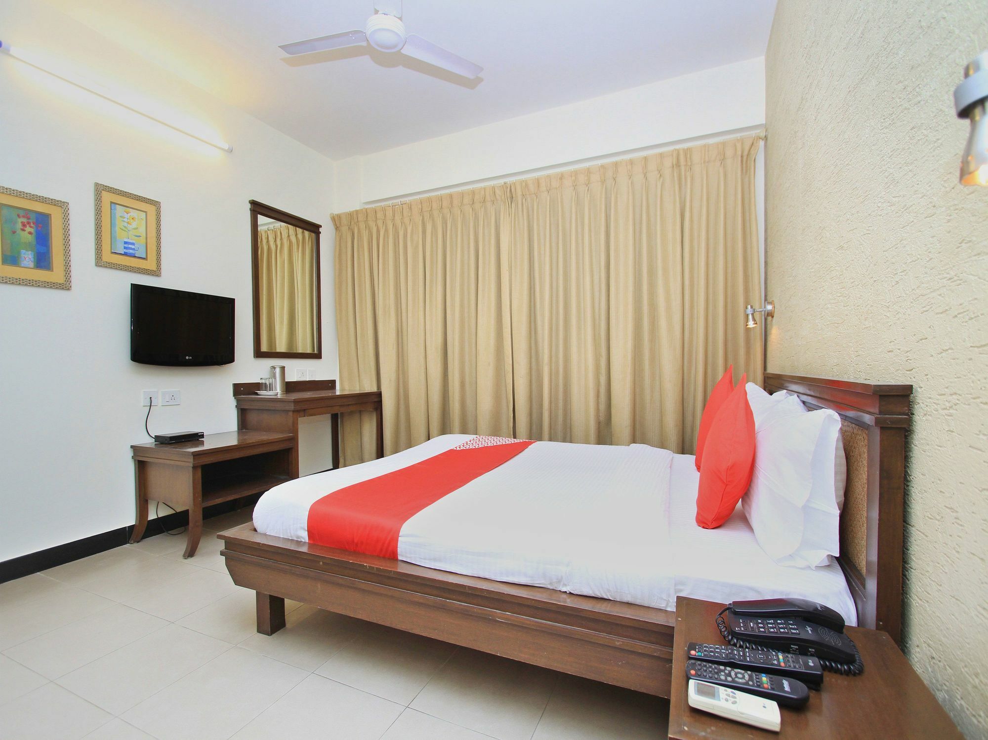 Oyo 345 Red Mount Aquilla 3* Bangalore