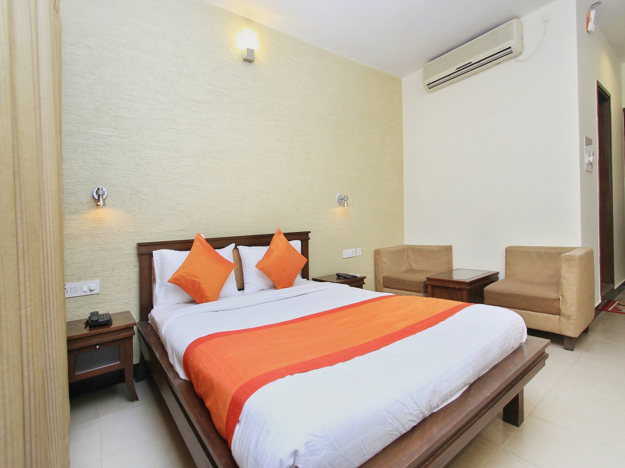 Oyo 345 Red Mount Aquilla Hotel