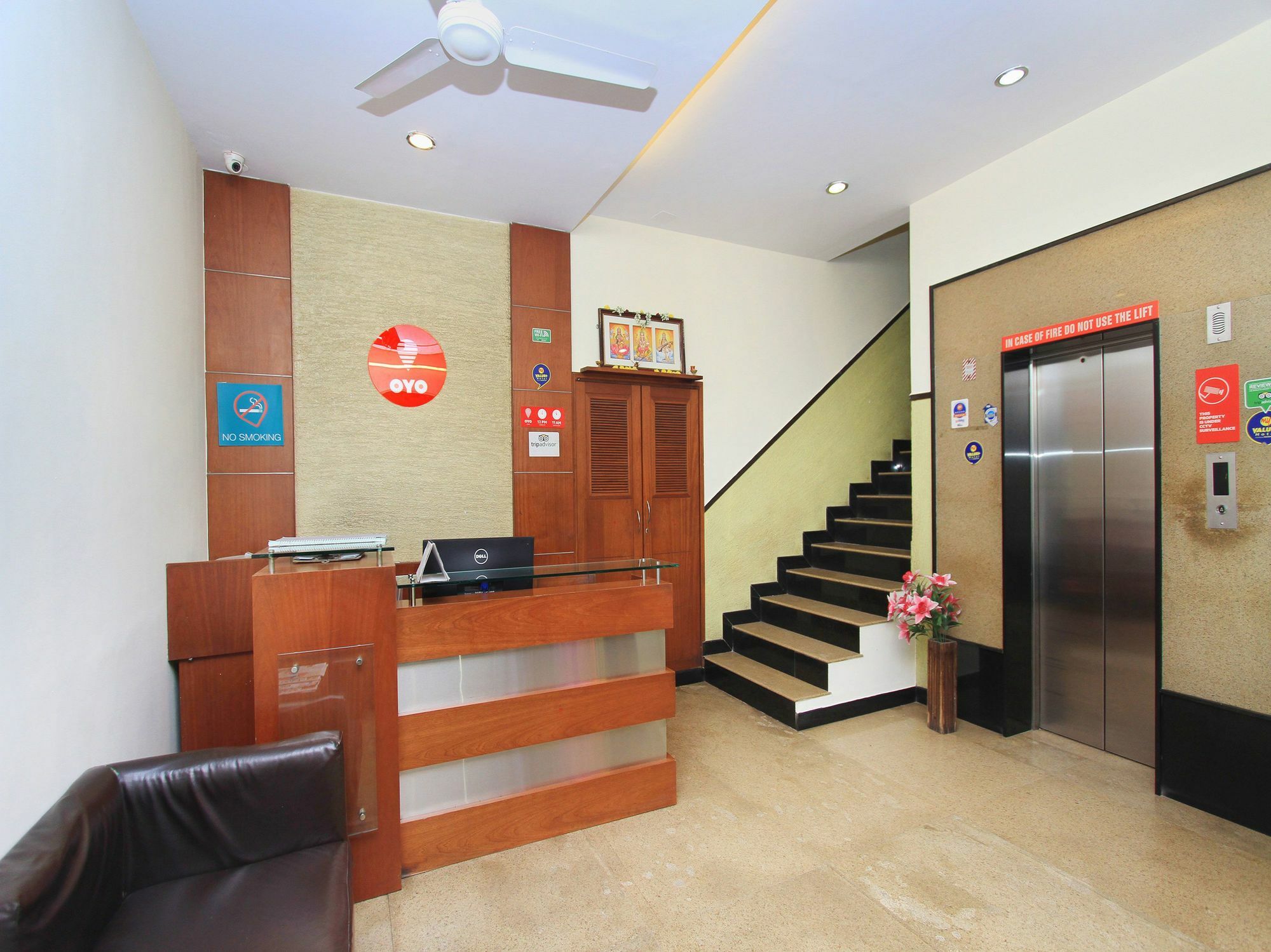 Oyo 345 Red Mount Aquilla Hotel Bangalore