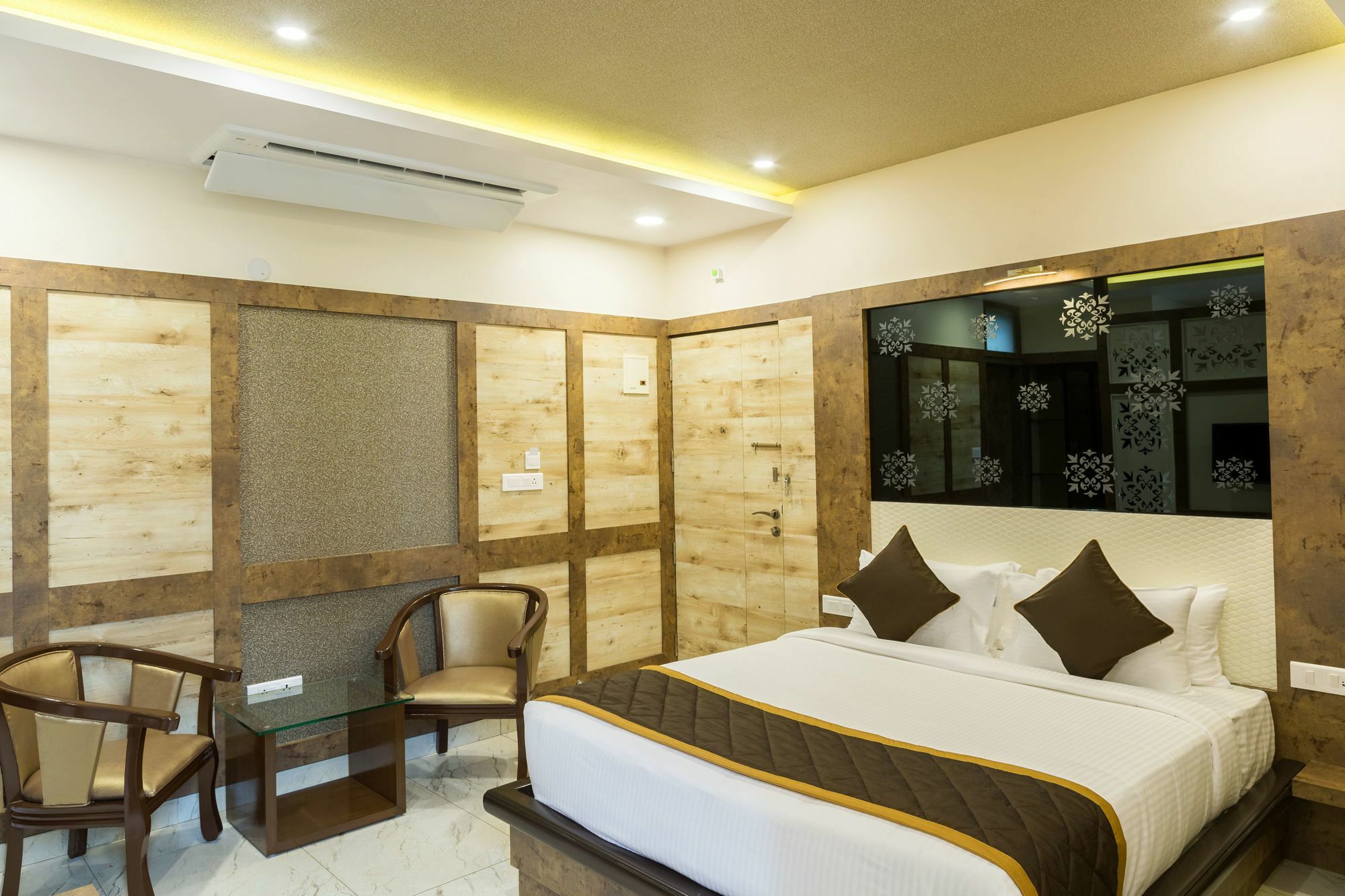 Oyo 9249 Jk Residency 2*