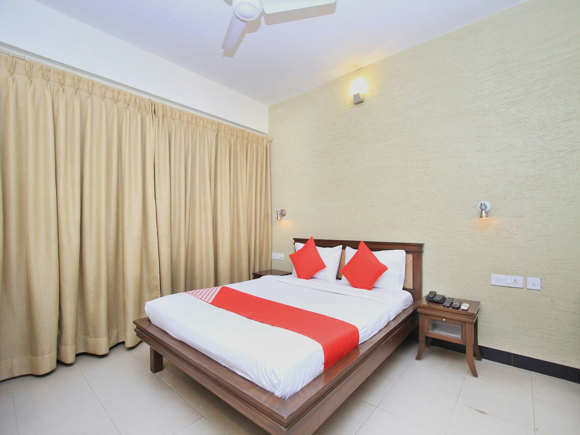 Hotel Oyo 345 Red Mount Aquilla