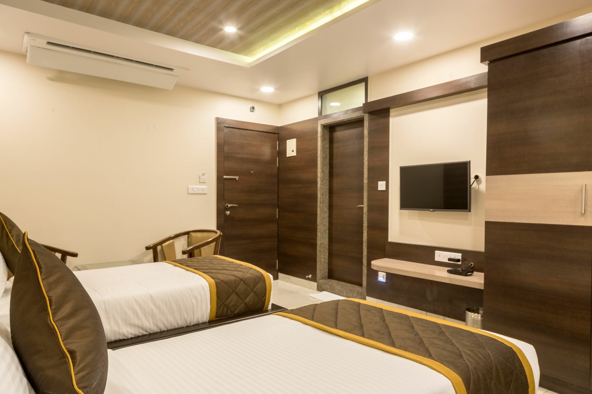 Oyo 9249 Jk Residency Hotel