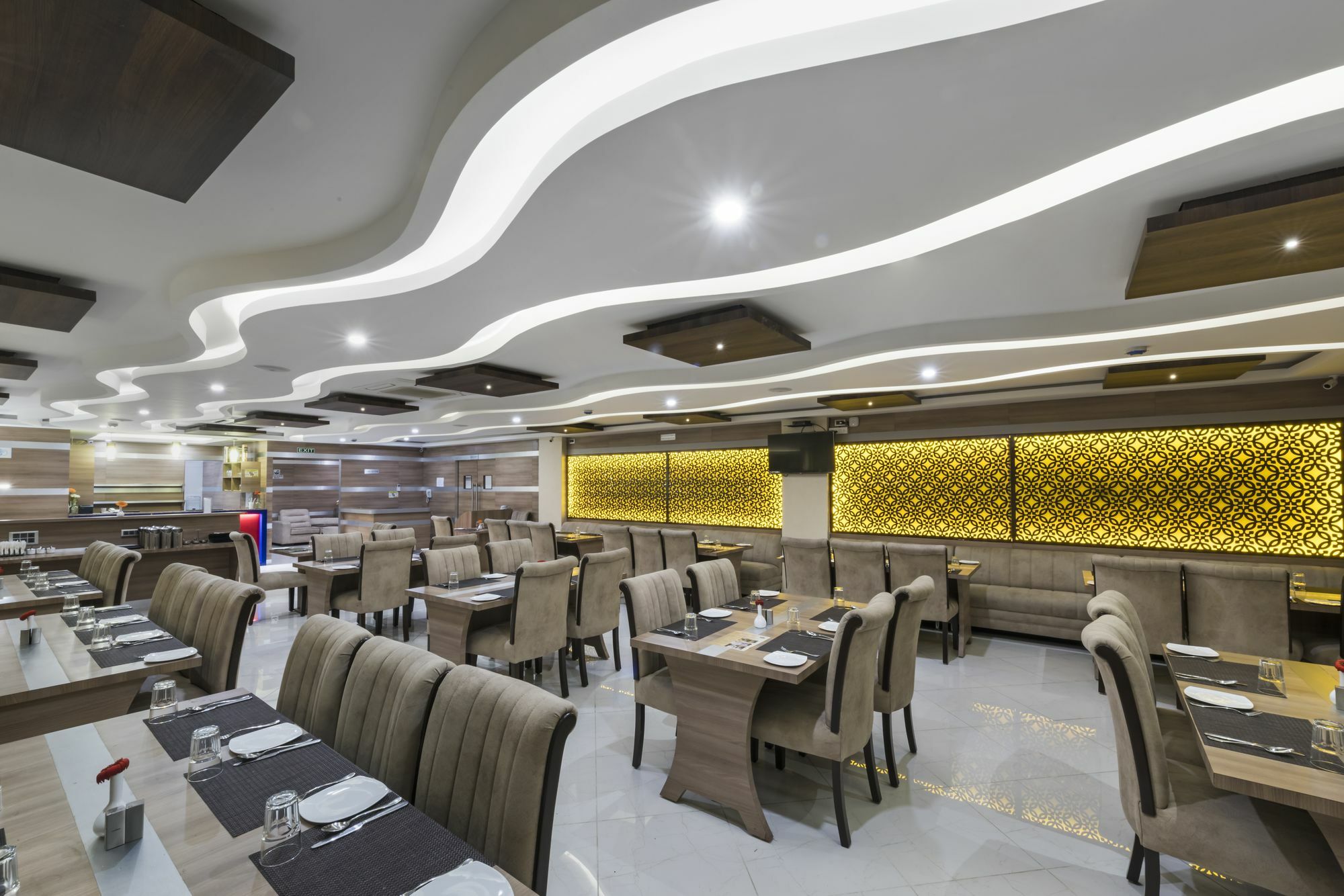 T S Royal Grand Hotel-bommasandra -hosur Road Hotel Bangalore