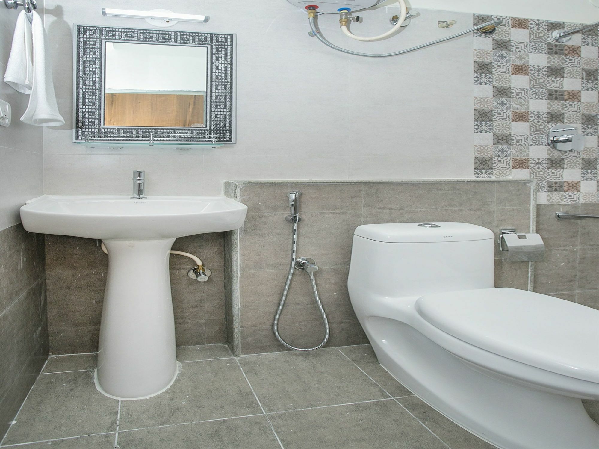Hotel Oyo 11387 Kozy 2*
