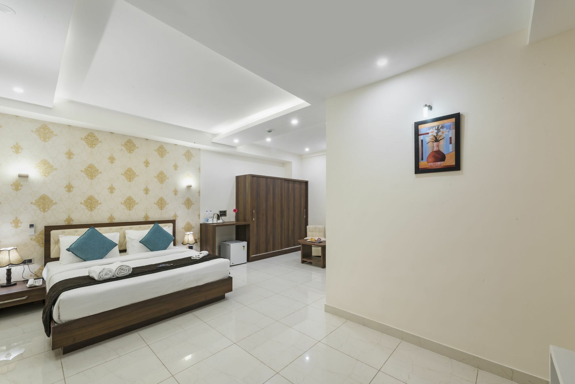 T S Royal Grand Hotel-bommasandra -hosur Road Hotel Bangalore