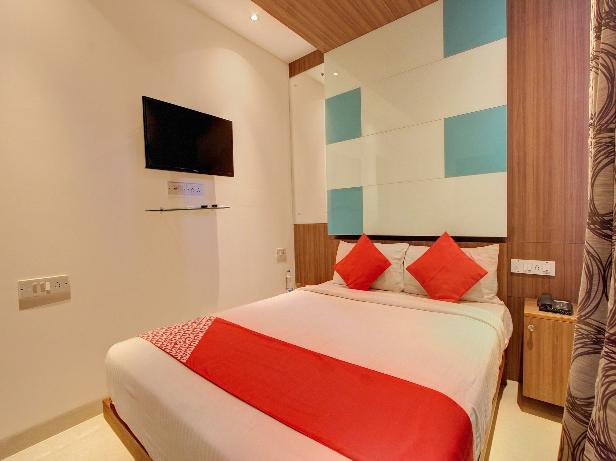 Hotel Oyo 14796 Hiland