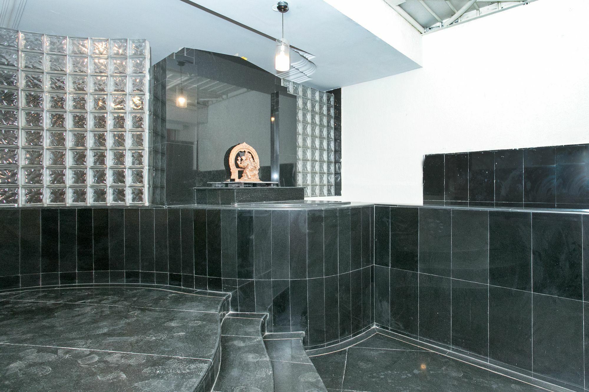 Hotel Golden Gates 3*