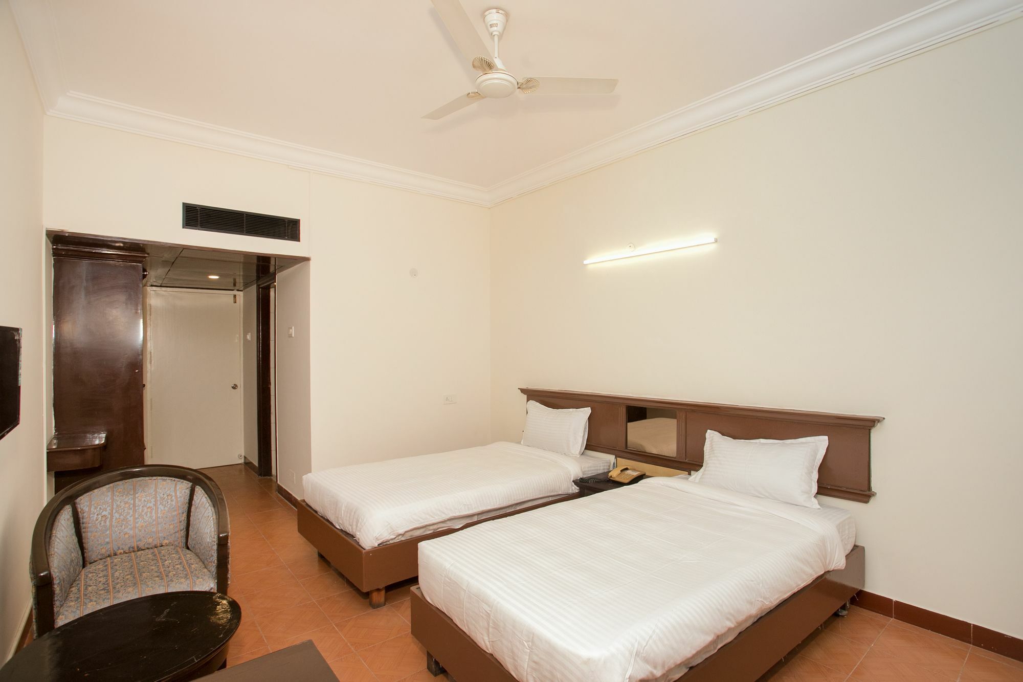 Hotel Golden Gates Bangalore