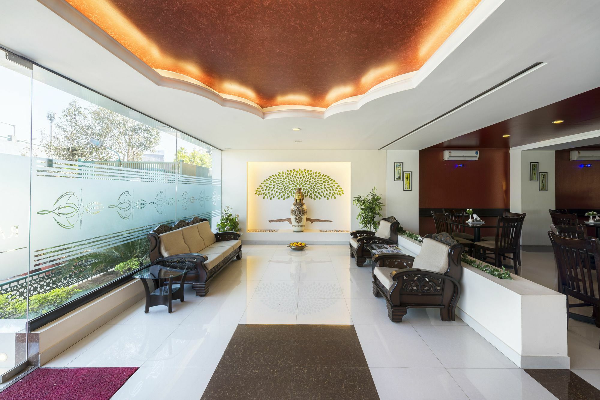 Treebo Raj Elegance Manyata Tech Park Hotel 3*