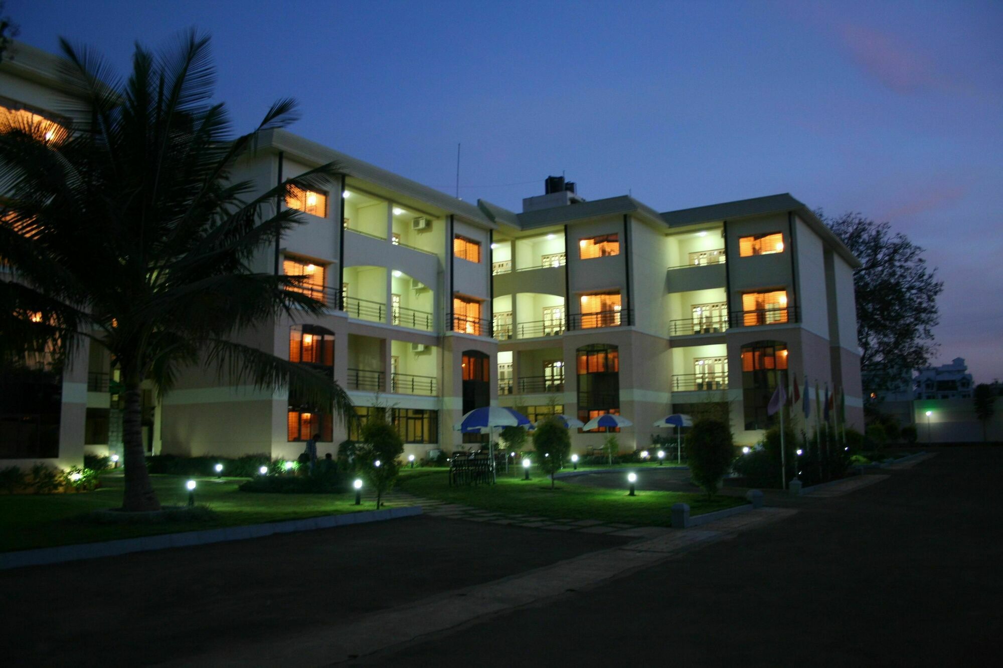 Hotel Samrudhi 2*