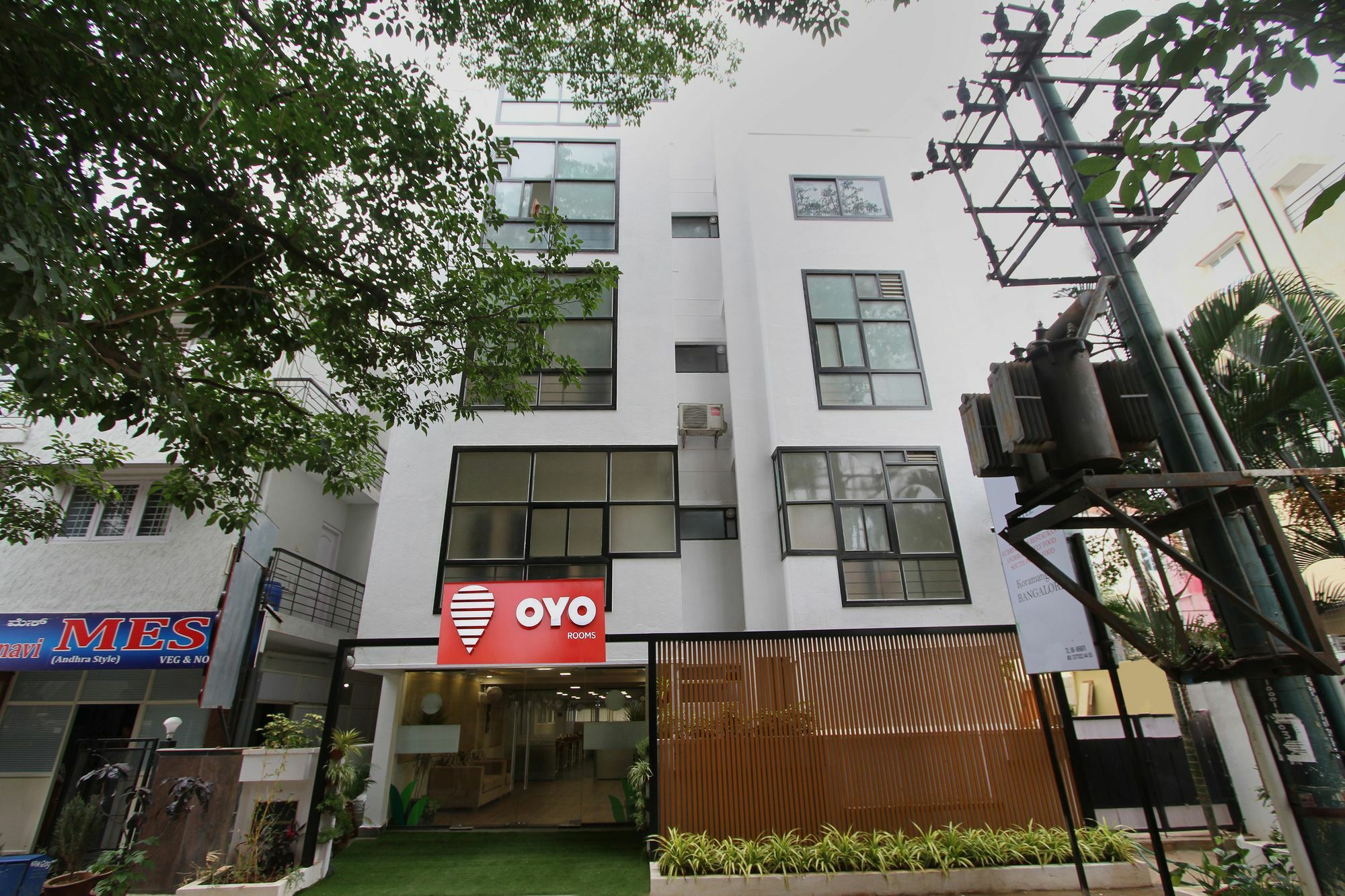 Hotel Capital O 5379 The Roy Grand 3*