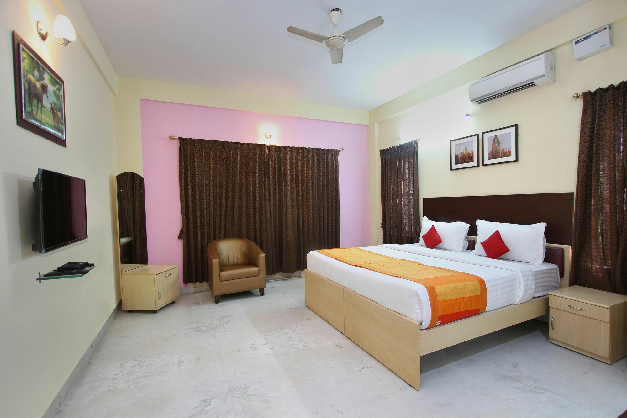 Capital O 5379 The Roy Grand 3*