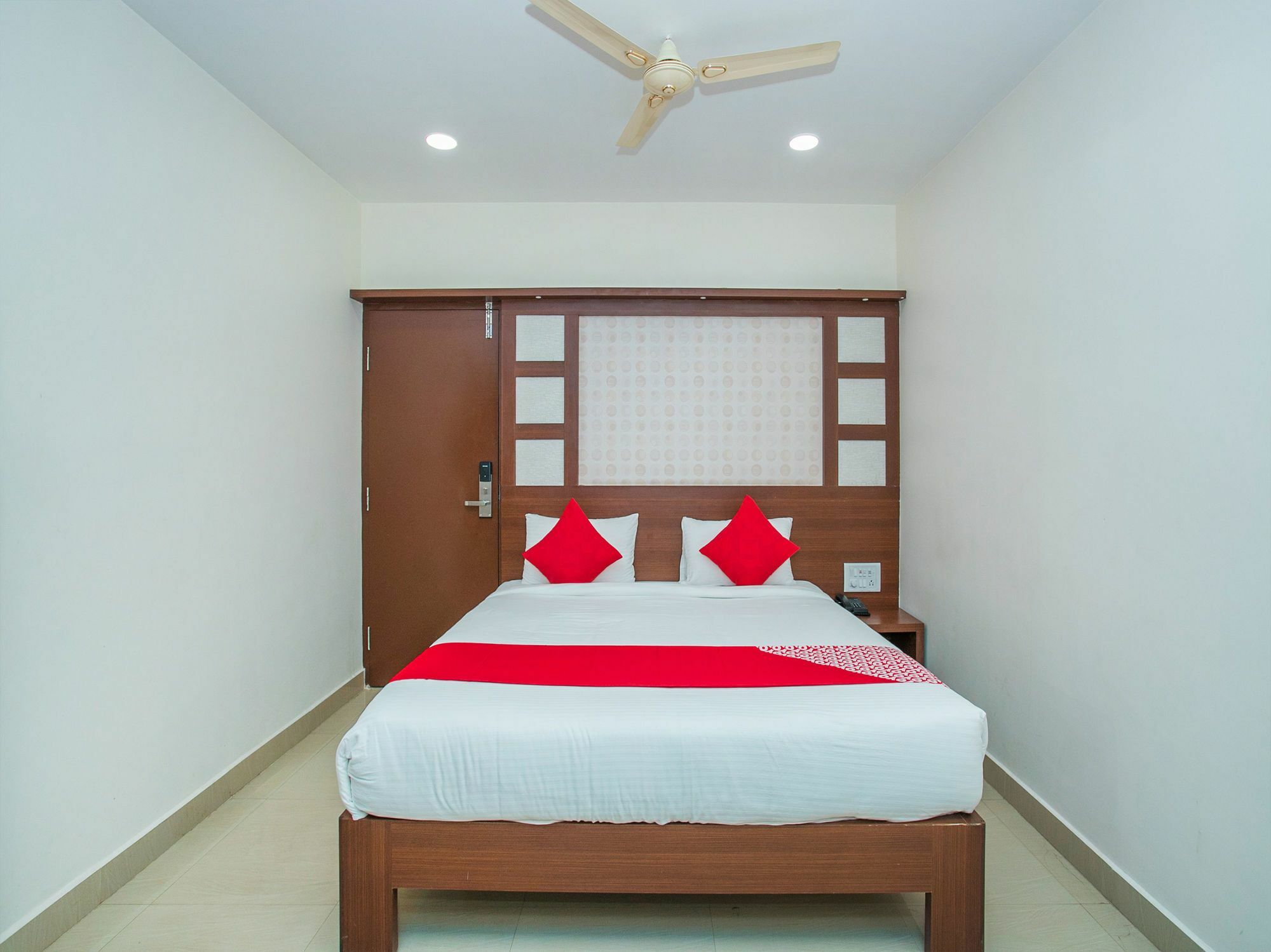 Oyo 16473 Ring View Hotel 2*