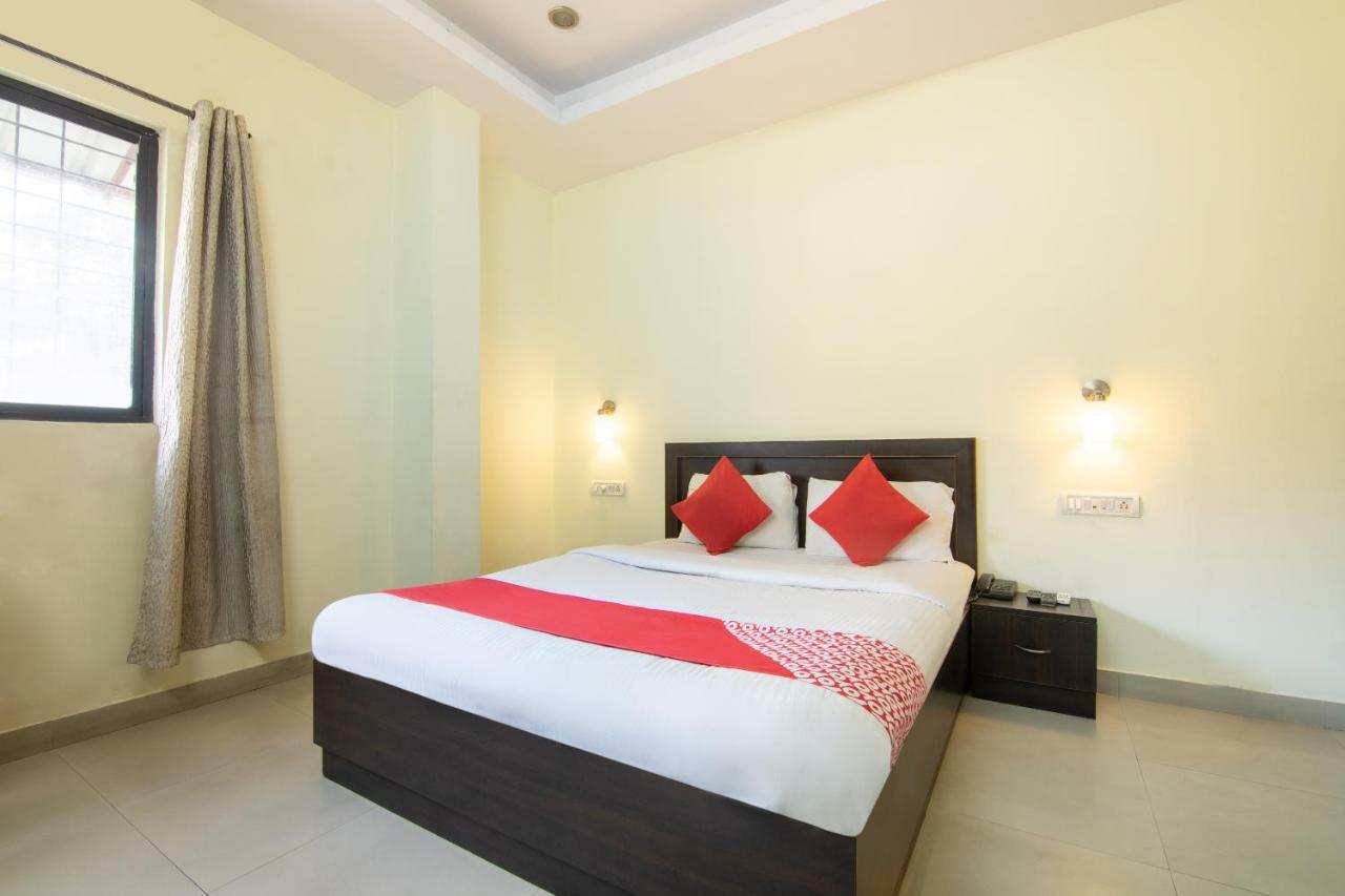 Oyo 345 Red Mount Aquilla Hotel 3*