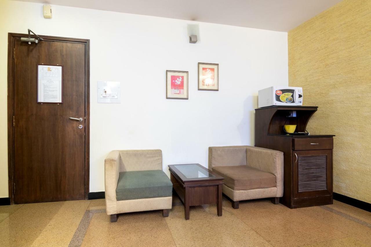 Oyo 345 Red Mount Aquilla Hotel
