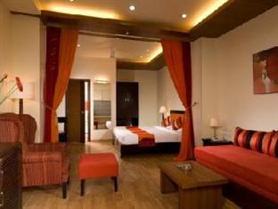 Olive Zip Road By Embassy Group Hotel 3*