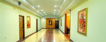 Treebo Crystal Castle Hotel 3*