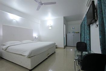 Fiesta Grand Hotel 3*