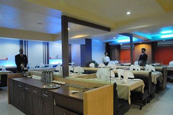 Grand Bee Hotel 3*