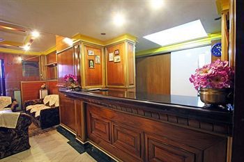 Maya International, Church Street 3*