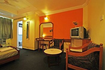 Maya International, Church Street Hotel 3*