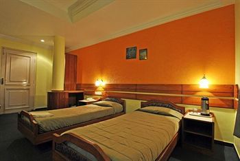 Maya International, Church Street 3*