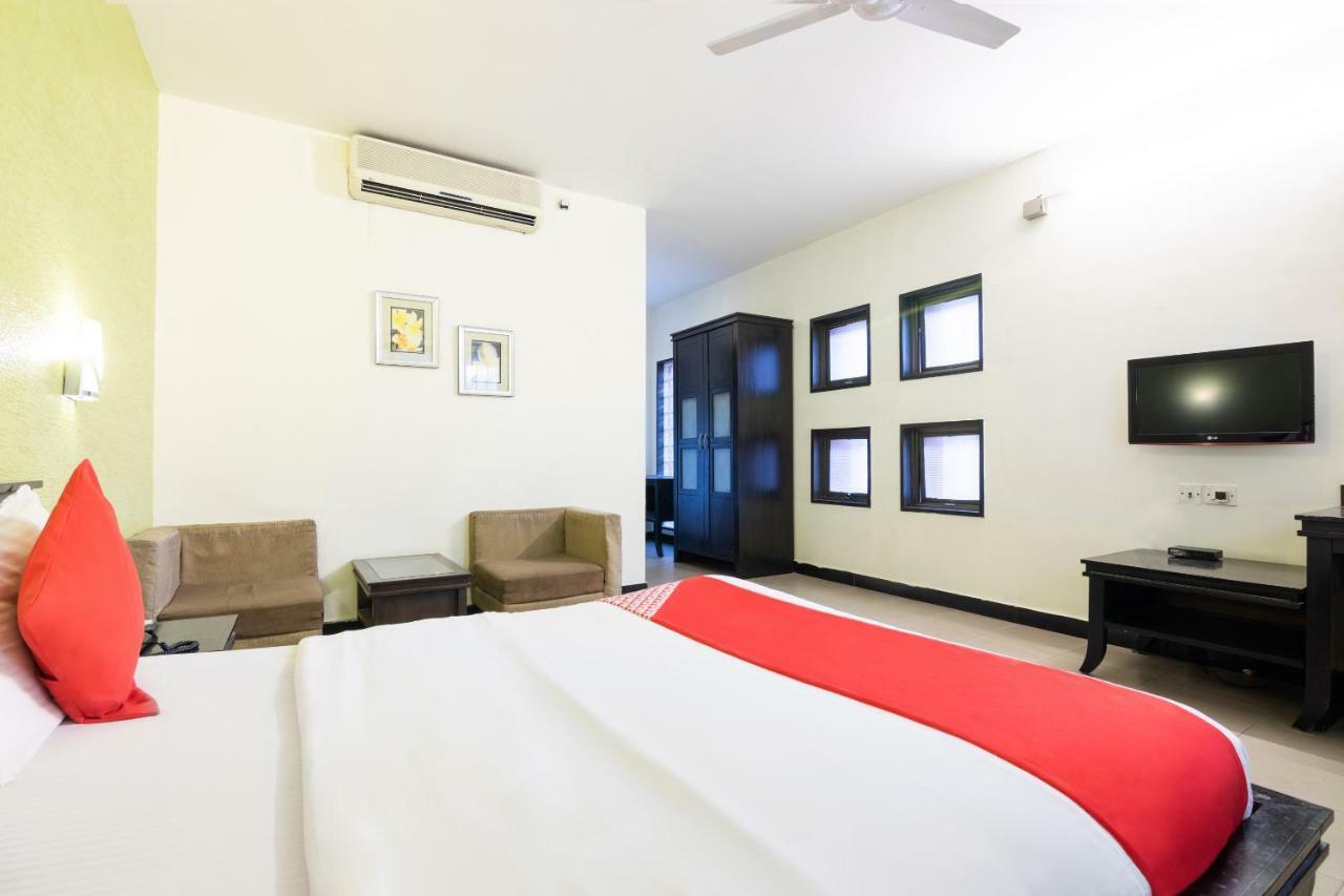Oyo 345 Red Mount Aquilla Hotel 3*