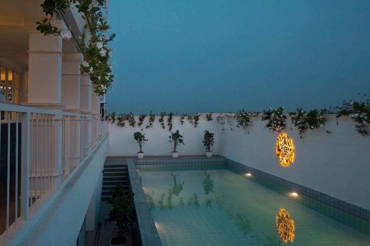 Escape & Hotel 4*