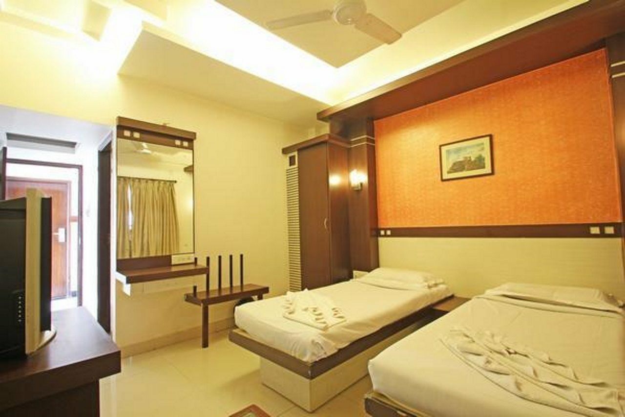 Hotel Golden Residency, Gandhi Nagar 2*