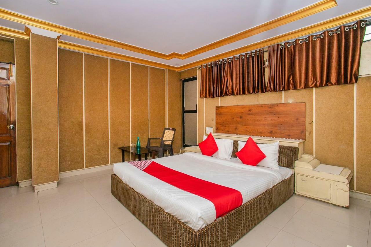 Hotel Oyo 26565 Rajatha Mahal 3*