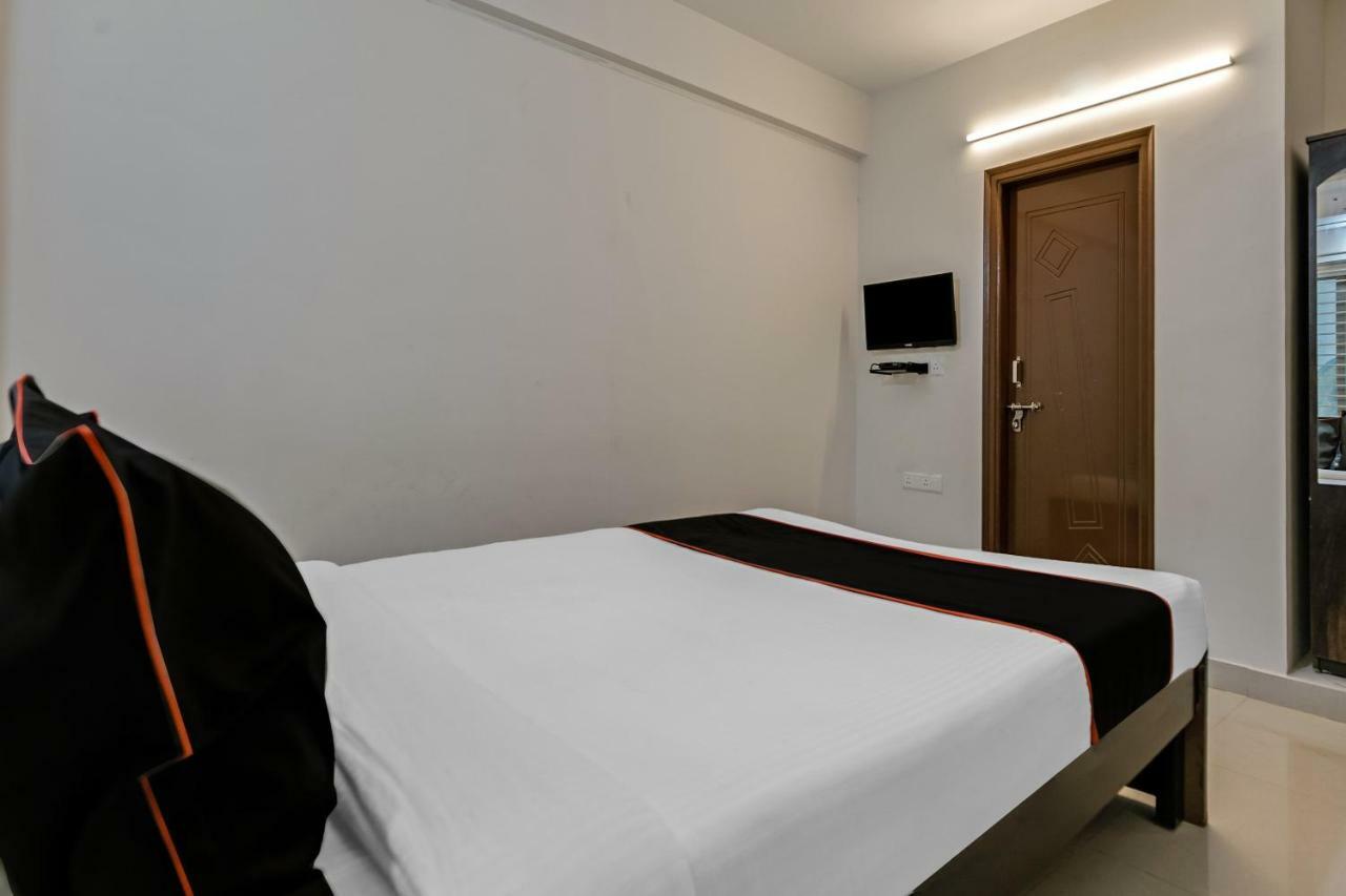 Collection O 19780 Basaweshwara Nagar Hotel 3*