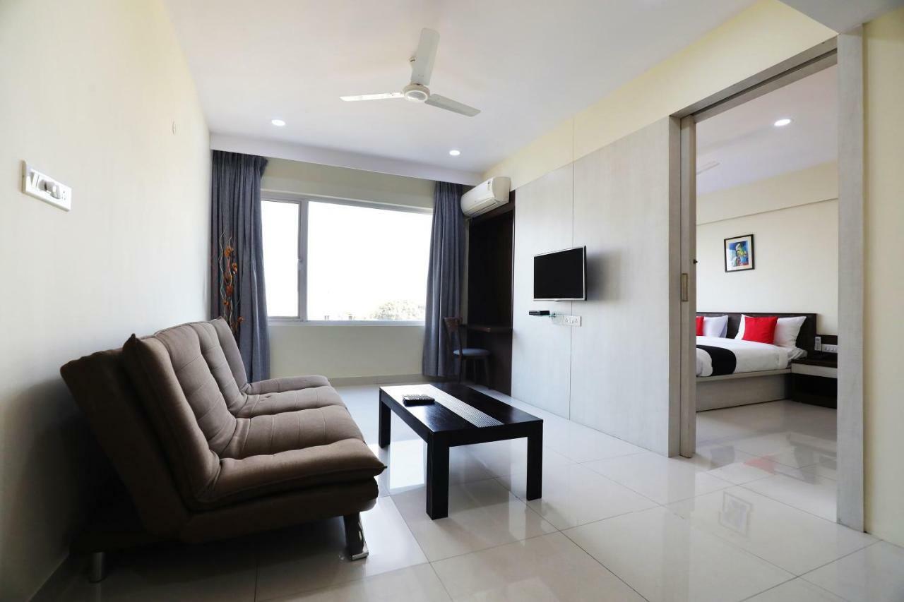 Capital O 28398 Mysore Gate Hotel 3*