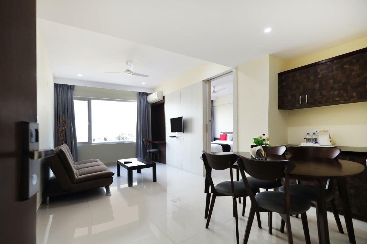 Capital O 28398 Mysore Gate Hotel 3*