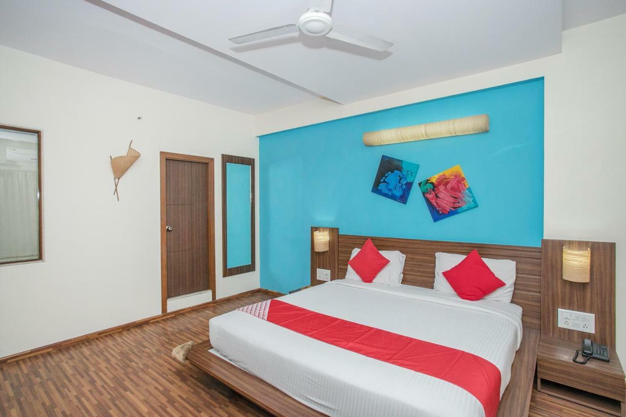 Capital O 14972 Ekaa Hotel 3*